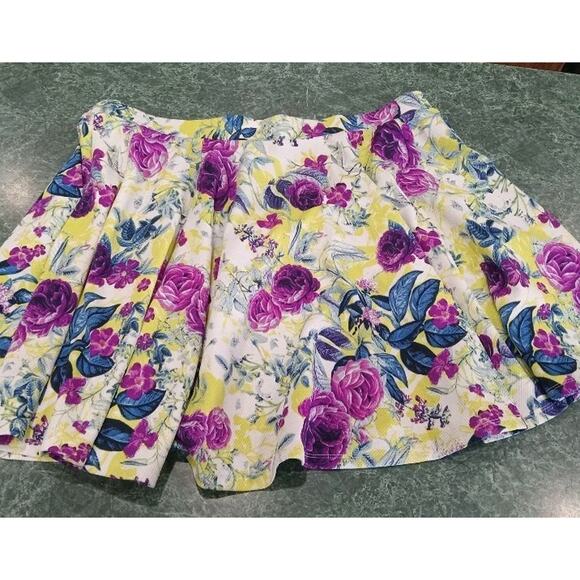 Torrid Plus Size 3 3x Yellow Purple Floral Textured Flowy Circle Skirt Pockets! - Picture 9 of 10
